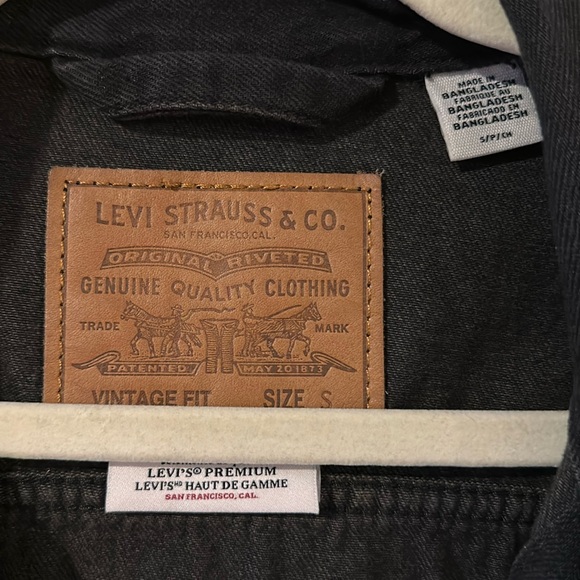 Levi’s Relaxed Fit Trucker Jacket - Picture 2 of 4
